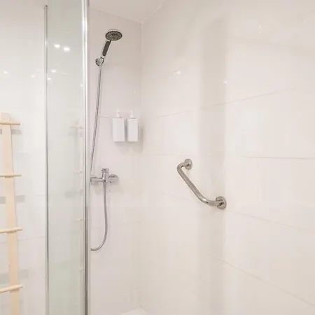 Apartmán With Balcony, Pool And Nearby Rems Benalmádena