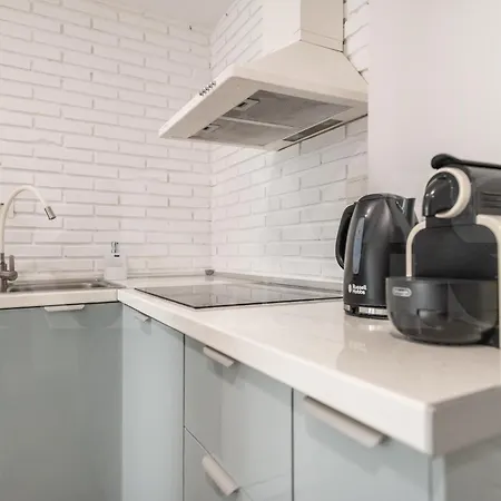 Apartmán With Balcony, Pool And Nearby Rems *