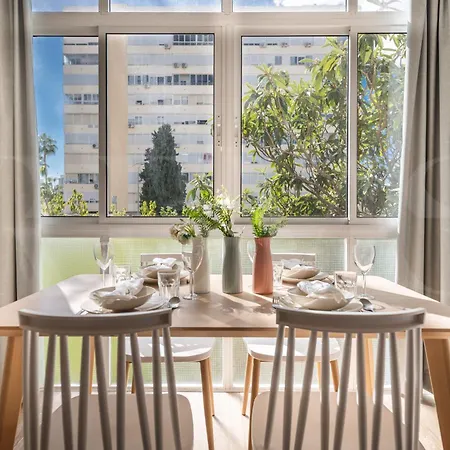 With Balcony, Pool And Nearby Rems Apartmán